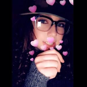 Meet your Posher, Mia